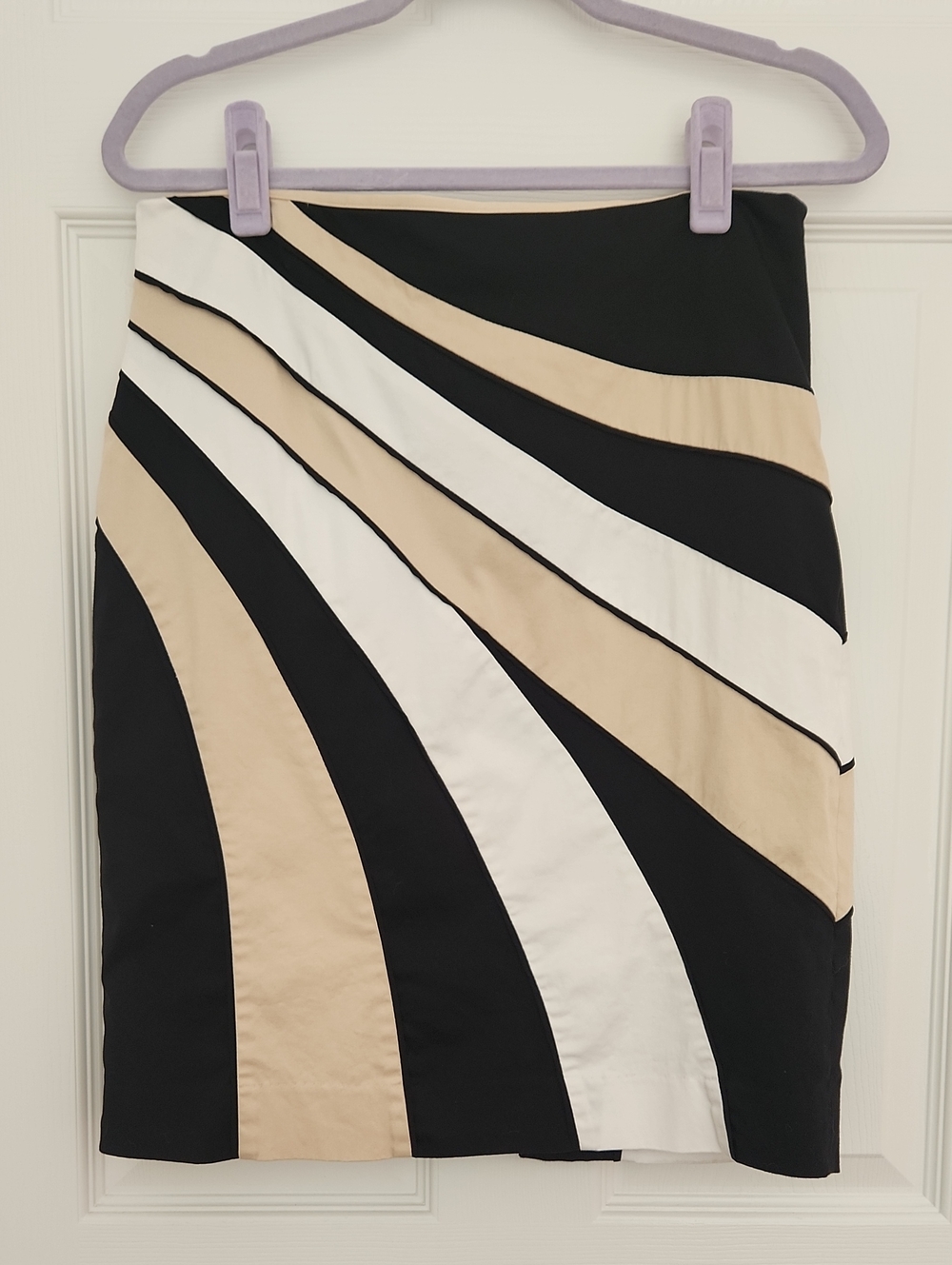 Business Casual Office Cotton Colorblock Pencil Skirt in Black, White & Beige